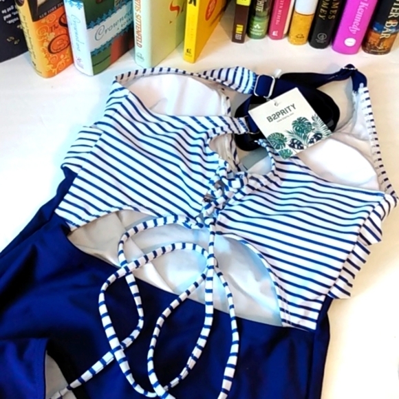 B2PRITY BLUE WHITE STRIPE V-NECK CROSSOVER LACE UP ONE PIECE SWIMSUIT SZ SMALL - Picture 5 of 6
